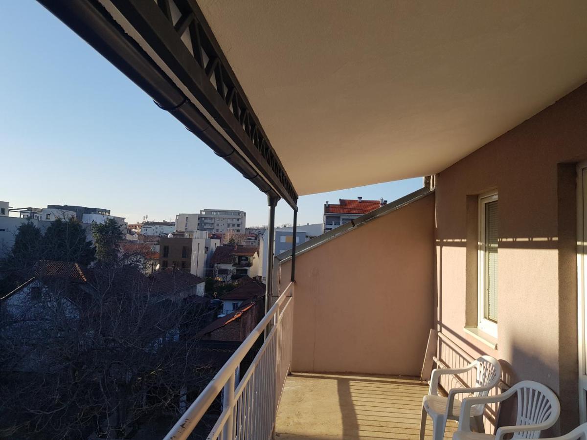 Rajiceva 5- Apartman Sa Prostranom Terasom I Garaznim Mestom Kragujevac Zewnętrze zdjęcie