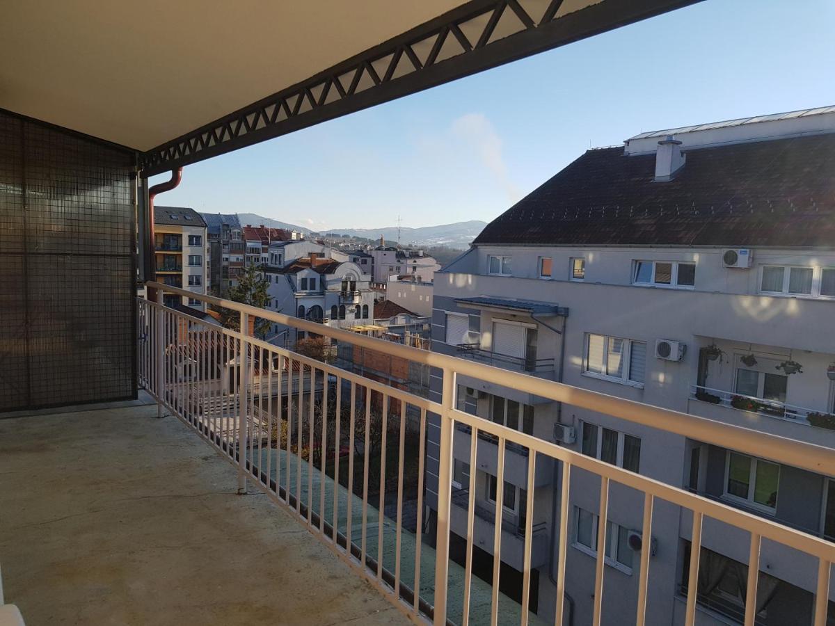 Rajiceva 5- Apartman Sa Prostranom Terasom I Garaznim Mestom Kragujevac Zewnętrze zdjęcie